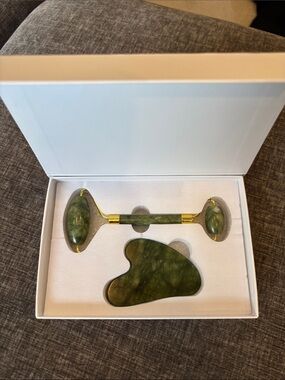 Jade Facial Roller & Gua Sha Set - Green